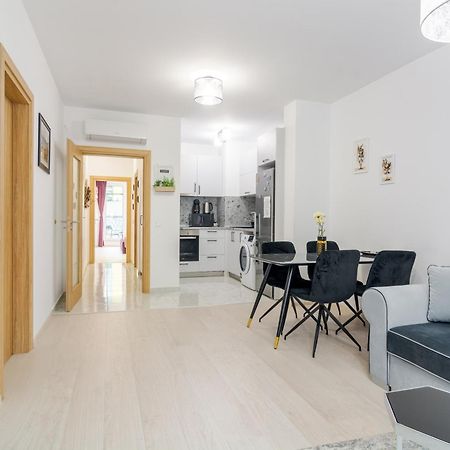 Paris Luxury Top Centre 2Bdr Apt W Work Desk And Wifi Near Nevsky Cathedral ソフィア エクステリア 写真